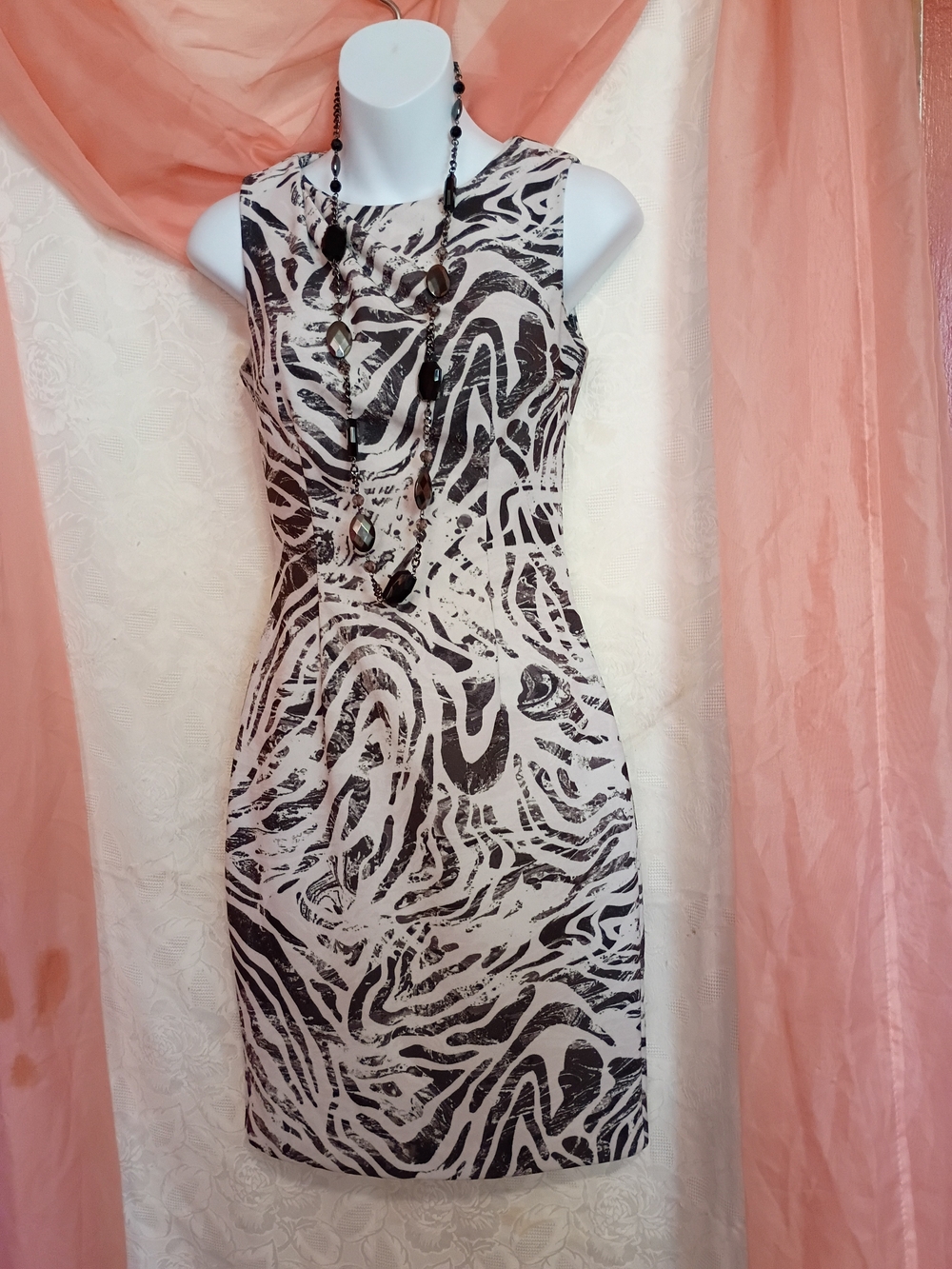 H&M Ladies Sleeveless Black & White Abstract Print Sheath Dress Sz 2